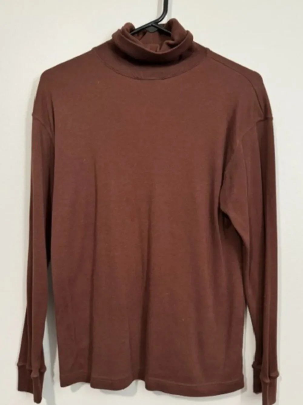 Woman's NY Line Long Sleeve Turtle Neck Shirt Color Brown Size Large